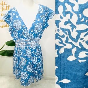 SAIL TO SABLE Blue Floral Flutter Ruffle Sleeve Smock Waist Mini Dress Large